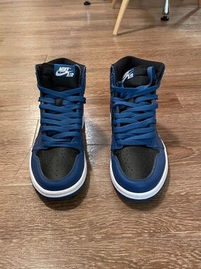 Nike Air Jordan 1 High-Top Sneakers in Blue and Black